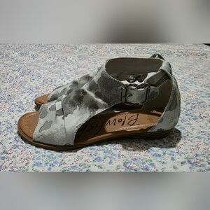 NEW Blowfish Sandals Green Camo Watercolor Print